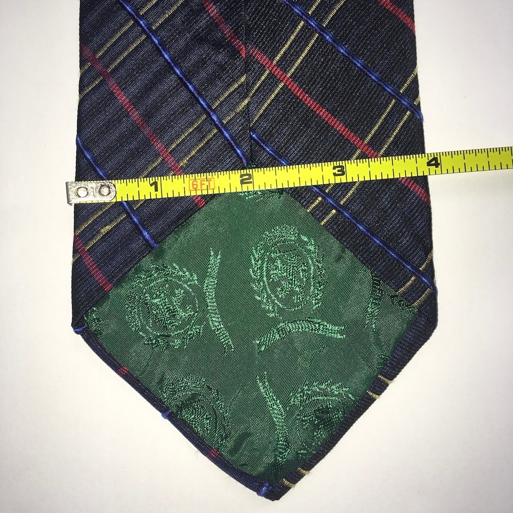 Tommy Hilfiger Black and Red Necktie 100% Silk - Picture 5 of 8